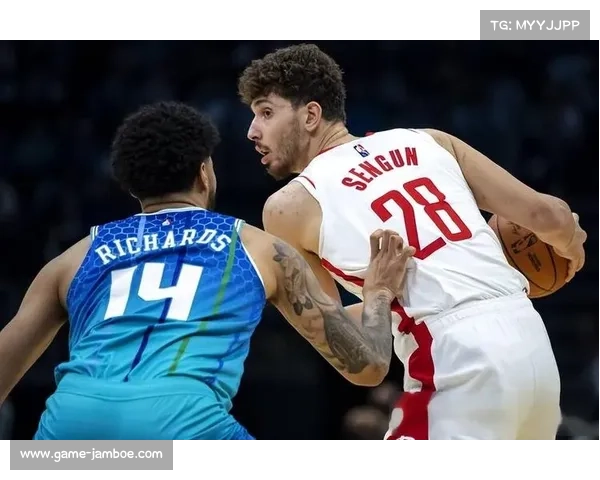 火箭申京此前质疑勇士经验与裁判互动，引发与格林口水战