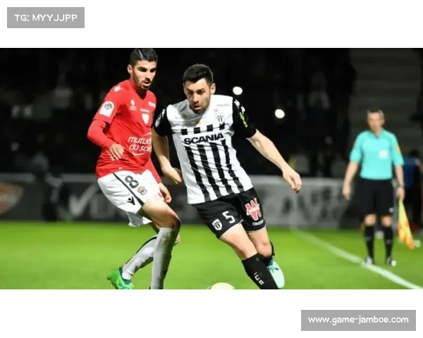 昂热主场迎战状态火热的图卢兹,攻守较量谁将不败 昂热主场迎战状态火热的图卢兹,攻守较量谁将不败